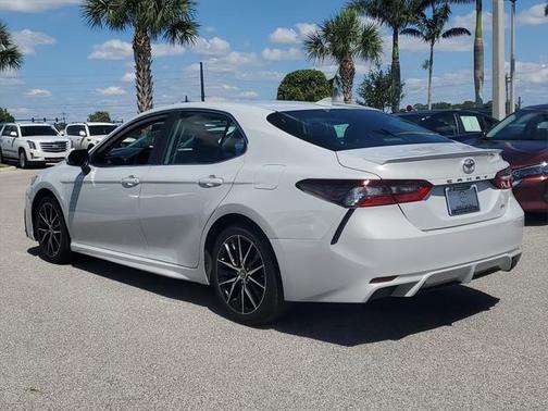 2023 Toyota Camry SE