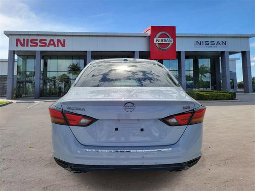 2023 Nissan Altima SR FWD