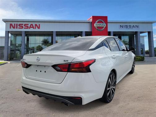 2022 Nissan Altima SR FWD