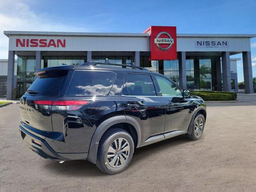 Super Black 2026 Nissan Pathfinder SV