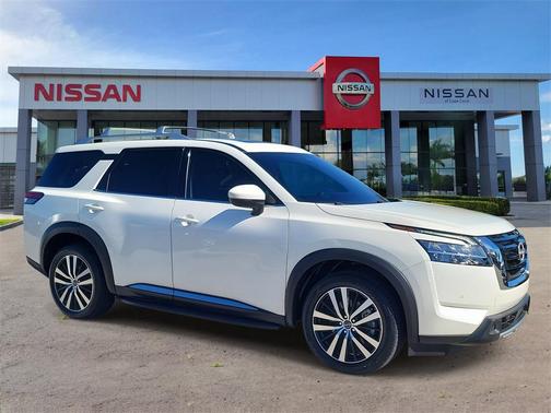 2023 Nissan Pathfinder Platinum 4WD