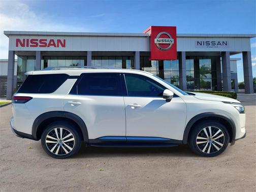 2023 Nissan Pathfinder Platinum 4WD