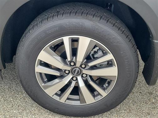 2025 Nissan Pathfinder SL FWD