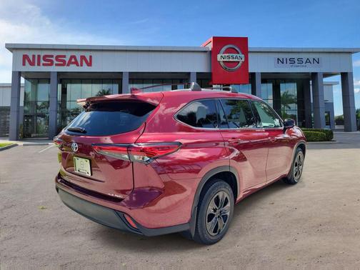 Ruby Flare Pearl 2022 Toyota Highlander XLE