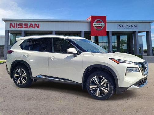 Pearl White Tricoat 2023 Nissan Rogue Platinum