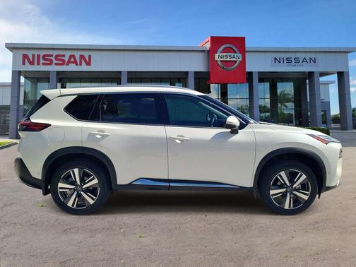 Pearl White Tricoat 2023 Nissan Rogue Platinum