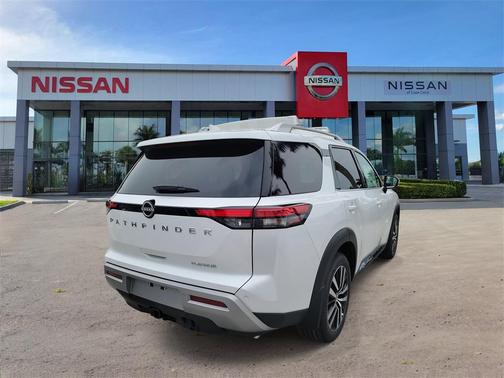 2025 Nissan Pathfinder Platinum FWD