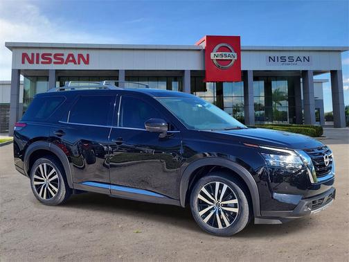 2023 Nissan Pathfinder Platinum FWD