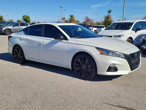 2022 Nissan Altima SR FWD