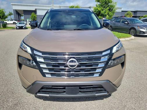 Baja Storm Metallic/Super Black 2024 Nissan Rogue SL