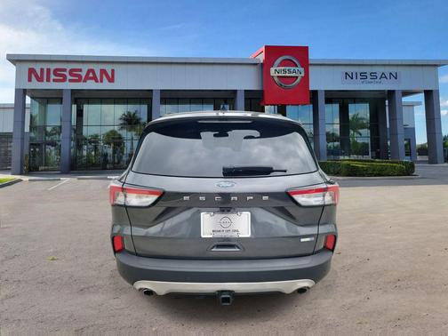 2020 Ford Escape Titanium