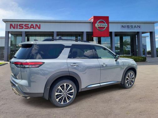 Boulder Gray Pearl 2026 Nissan Pathfinder Platinum