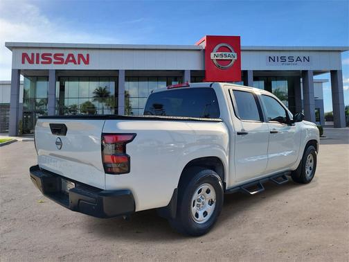 2022 Nissan Frontier S