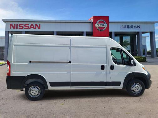 Bright White Clearcoat 2025 RAM ProMaster 2500 Tradesman
