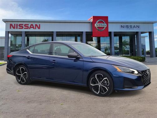 2023 Nissan Altima SR FWD