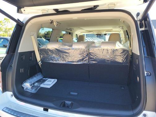 Aspen White Tricoat 2026 Nissan Armada Platinum