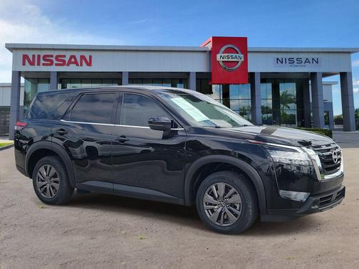 2022 Nissan Pathfinder S 2WD