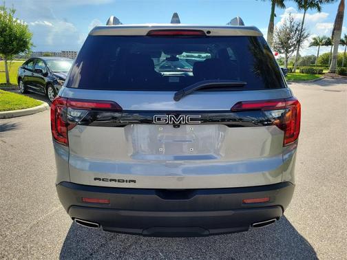 2023 GMC Acadia FWD SLE