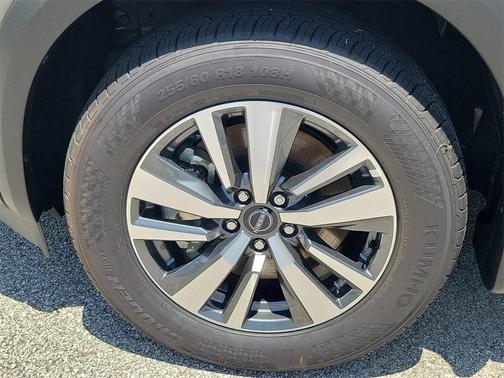 2025 Nissan Pathfinder SL FWD