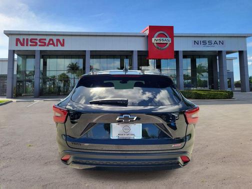 Mosaic Black Metallic 2025 Chevrolet Trax FWD 2RS