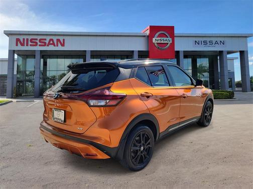 2021 Nissan Kicks SR