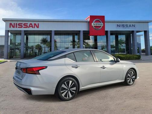 2022 Nissan Altima 2.5 SV