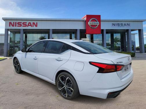 Gray Sky Pearl 2024 Nissan Altima SR FWD