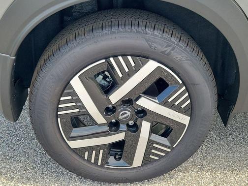 Gun Metallic 2026 Nissan Kicks SV