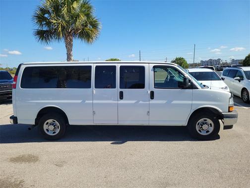 2019 Chevrolet Express 3500 LT