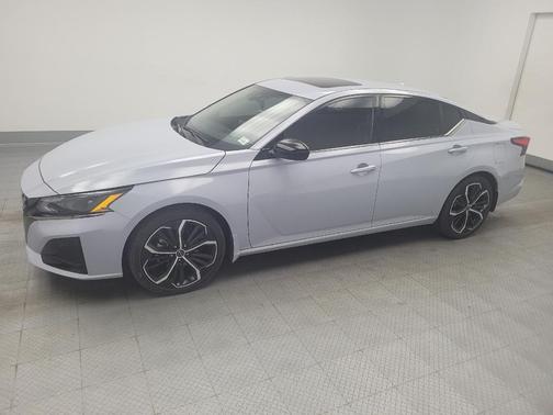 2023 Nissan Altima SR FWD