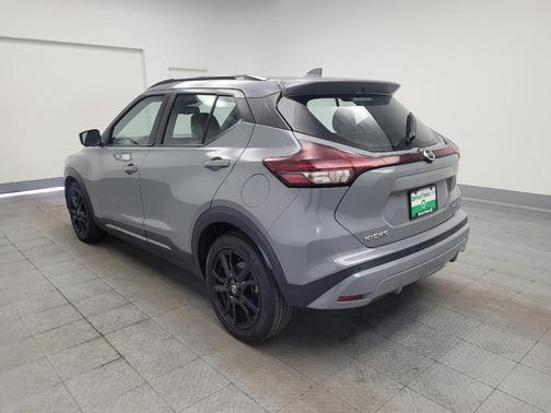 Gray 2021 Nissan Kicks SR