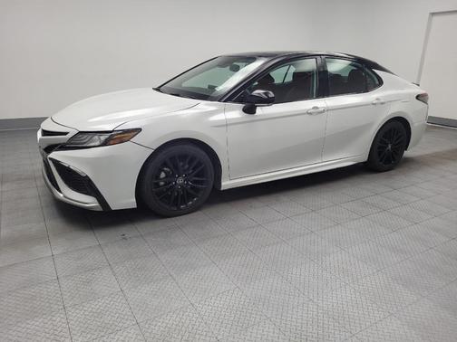 Wind Chill Pearl/Midnight Black Metallic 2023 Toyota Camry XSE