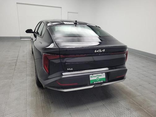 Aurora Black Pearl 2025 Kia K4 LXS