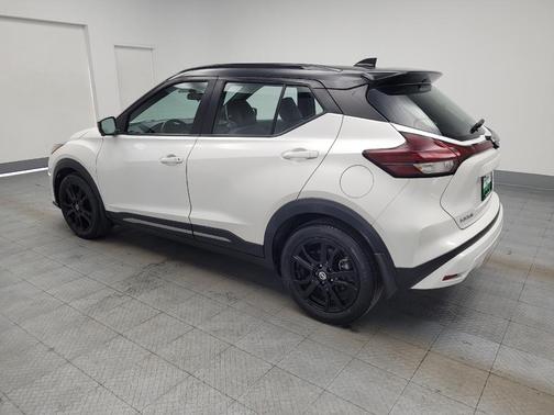 2021 Nissan Kicks SR