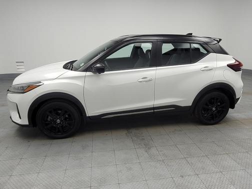 2021 Nissan Kicks SR