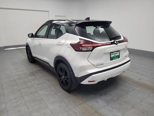 2021 Nissan Kicks SR