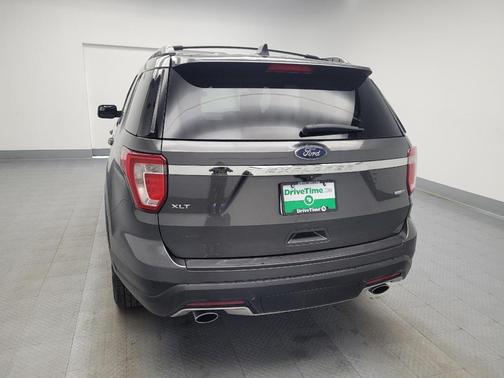 Magnetic Metallic 2018 Ford Explorer XLT