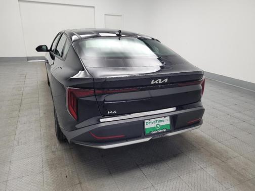 Aurora Black Pearl 2025 Kia K4 LXS