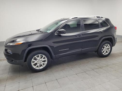 Brilliant Black Crystal Pearlcoat 2016 Jeep Cherokee Latitude