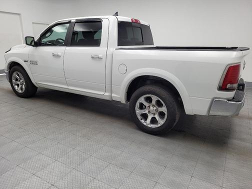 Bright White Clearcoat 2018 RAM 1500 Laramie