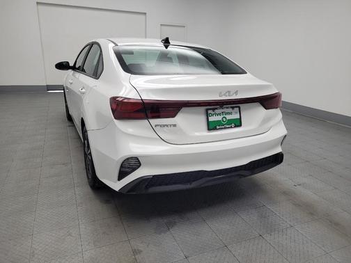 Snow White Pearl 2024 Kia Forte LXS