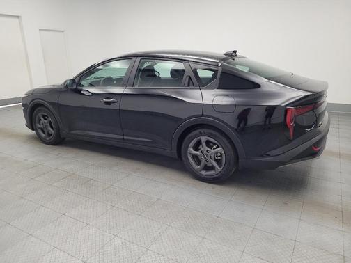 Aurora Black Pearl 2025 Kia K4 LXS