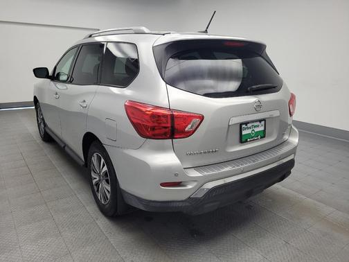 2017 Nissan Pathfinder SV