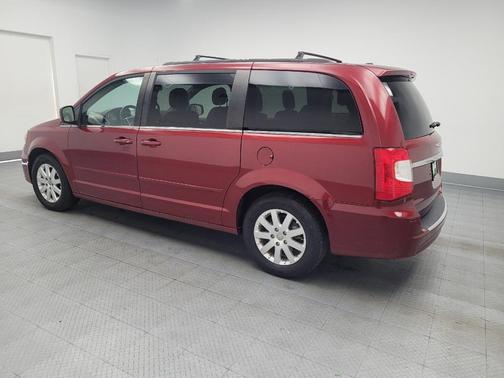2016 Chrysler Town & Country LX