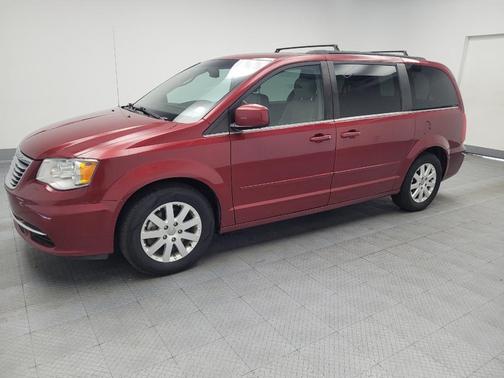 2016 Chrysler Town & Country LX