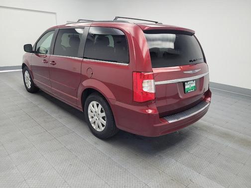 2016 Chrysler Town & Country LX