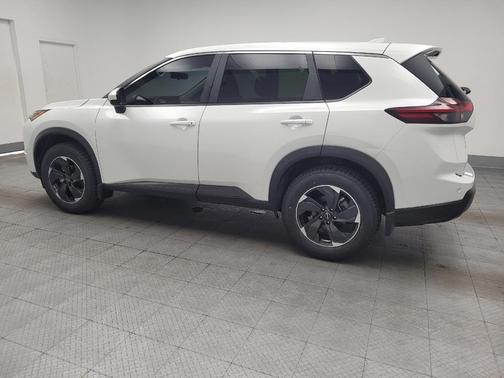 Everest White Pearl 2024 Nissan Rogue SV
