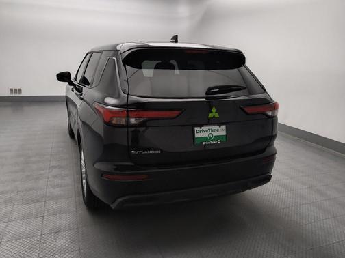 Black 2022 Mitsubishi Outlander ES S-AWC