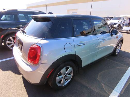 2016 MINI Hardtop Cooper
