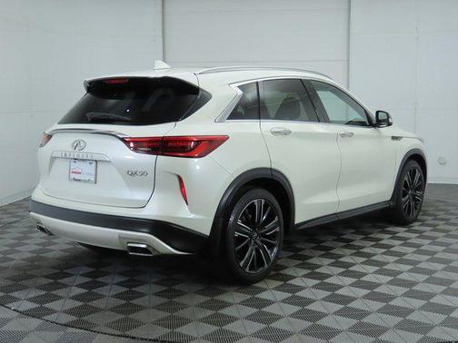2021 INFINITI QX50 LUXE